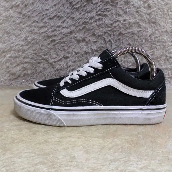 [BUNJANG] Vans Old Skool Black Sneakers / 후루룩구제2 235 반스 올드스쿨 블랙 운동화 260724