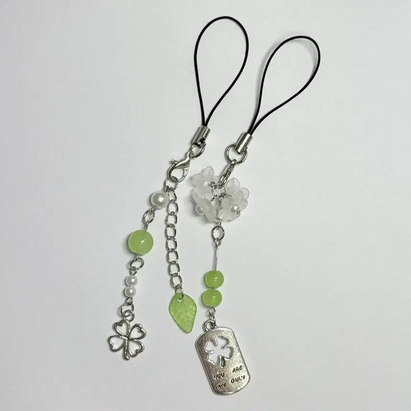 [BUNJANG] Handmade Four-Leaf Clover Pearl Beaded Keychain Set / 네잎클로버 진주 비즈키링 세트(핸드메이드)