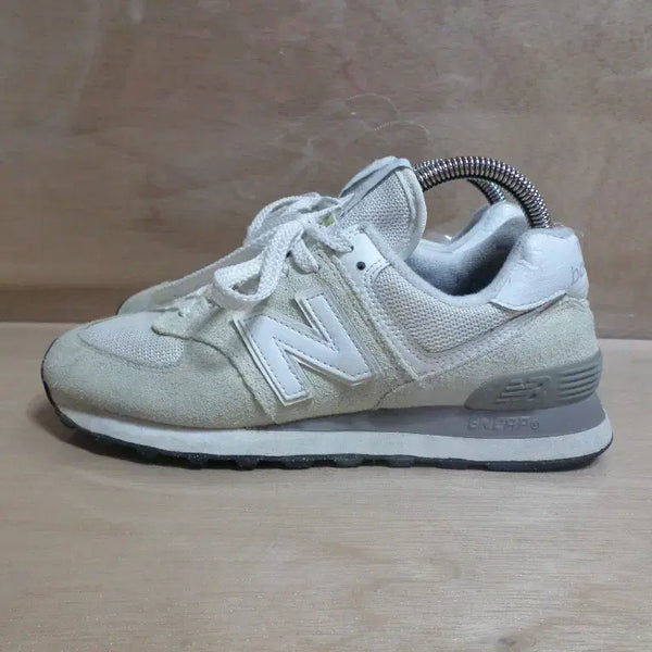 [BUNJANG] New Balance 574 Sneakers / 후루룩구제2 240 뉴발란스574 운동화 신발 260724