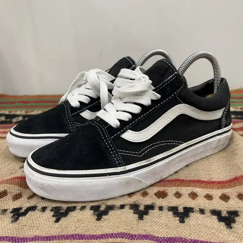 [BUNJANG] Vans Old Skool Black Sneakers US 4.5 / 반스 올드스쿨 블랙 스니커즈 225 X02493