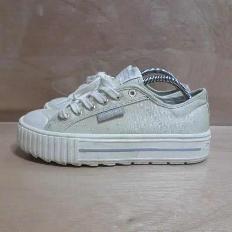 [BUNJANG] Discovery Sneakers Shoes 260 / 후루룩구제2 260 디스커버리 운동화 신발 260724