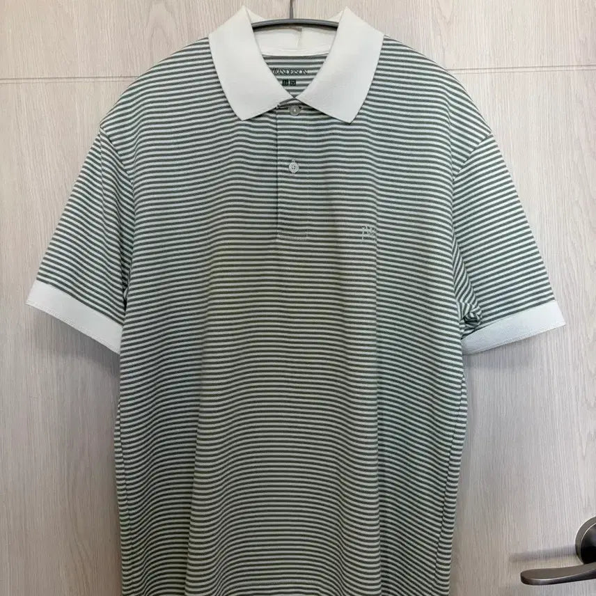 [BUNJANG] Uniqlo x JWA Kara T-Shirt - Size M / 유니클로 JWA 카라티셔츠 M사이즈