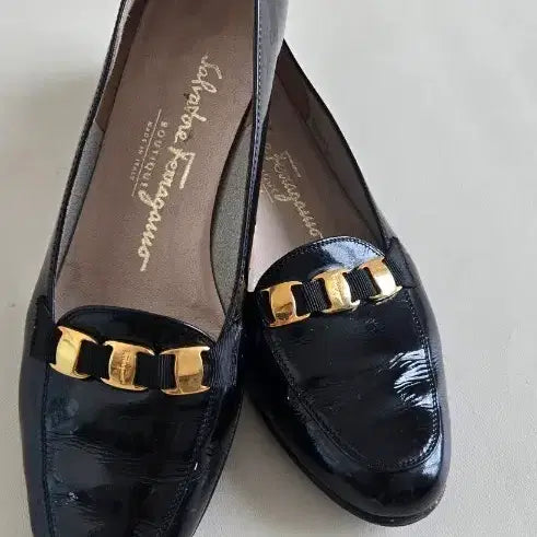 [BUNJANG] Ferragamo Black Gancini Loafers Size 6.5 / 페라가모 블랙 간치니 로퍼 6 1/2