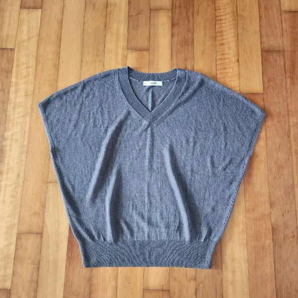 [BUNJANG] The Edge Grey V-Neck Knit Short Sleeve Top / 더엣지 그레이 브이넥 니트 반팔