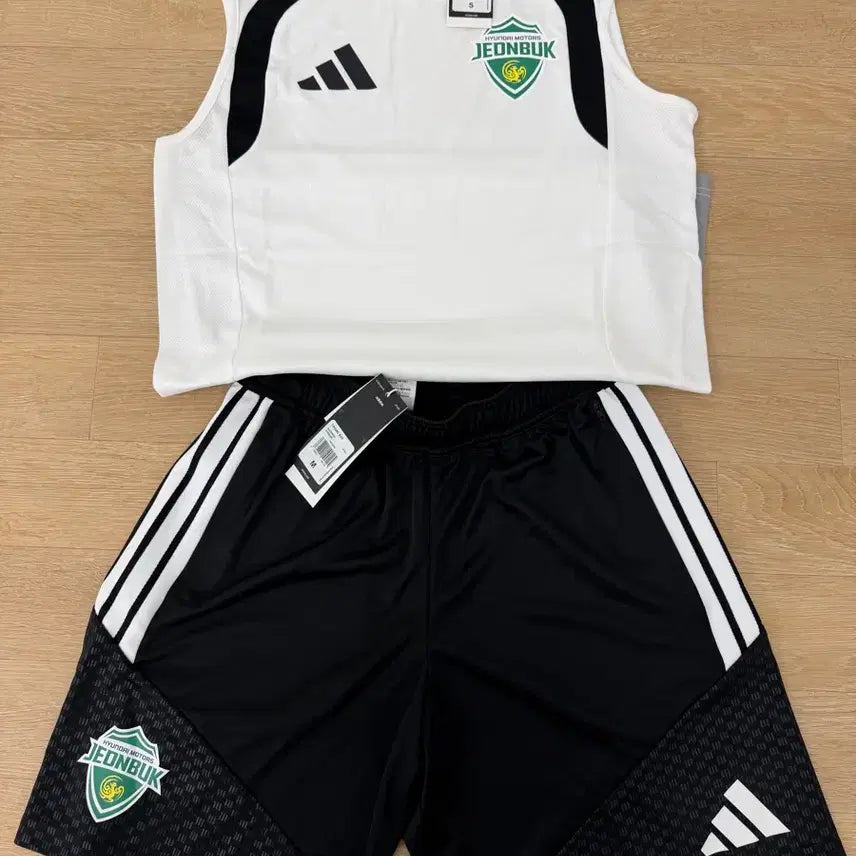 [BUNJANG] Adidas Jeonbuk Hyundai 26th Season Training Kit (Customized) / 26시즌 아디다스 전북현대 트레이닝복 ( 커스텀 부착)