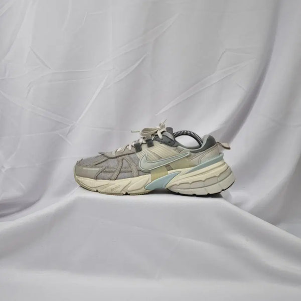[BUNJANG] Nike V2K Run Lite Bone Sneakers / 빈티지하서 235 나이키 V2K 런 라이트본 스니커즈 운동화
