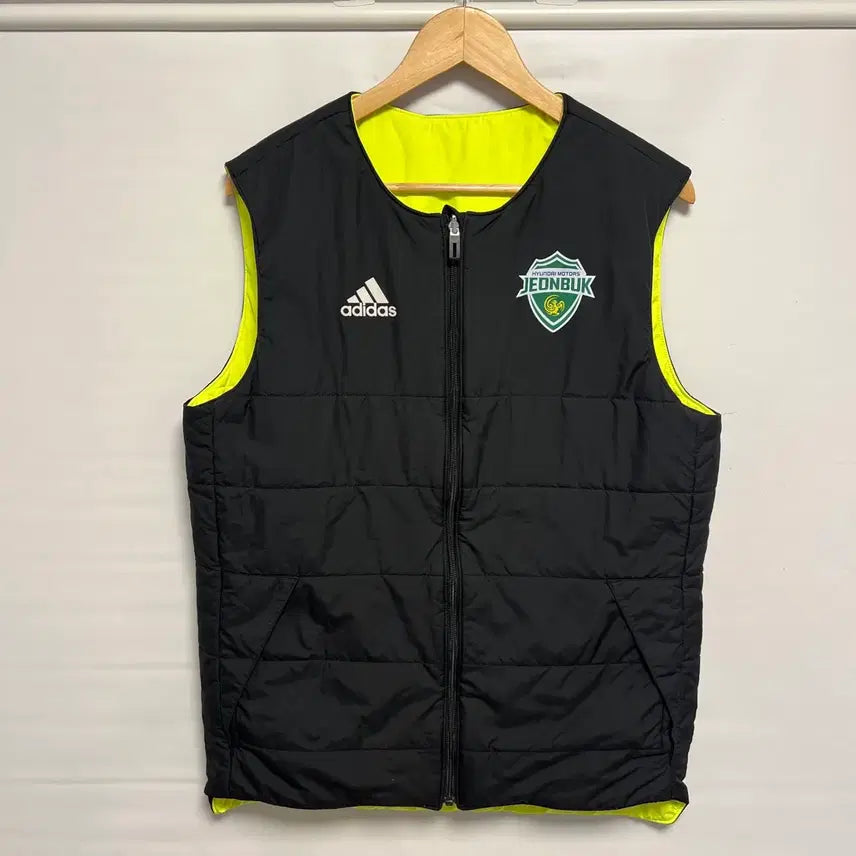 [BUNJANG] Adidas Jeonbuk Hyundai Double-Sided Training Lightweight Padded Vest (Black/Fluorescent, Size L) / [정품/L] 아디다스 전북현대 양면 트레이닝 블랙형광 패딩 조끼 베스트