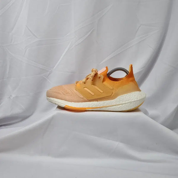 [BUNJANG] Adidas Ultraboost 22 Sneakers / 빈티지하서 250 아디다스 울트라부스트 22 스니커즈 운동화