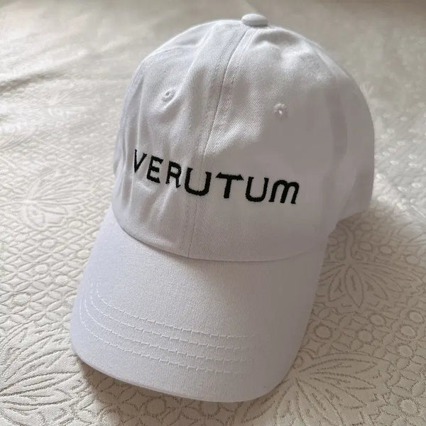 [BUNJANG] Verutum Embroidered Ball Cap (White) / 베루툼(VERUTUM)의 자수 볼캡(화이트)