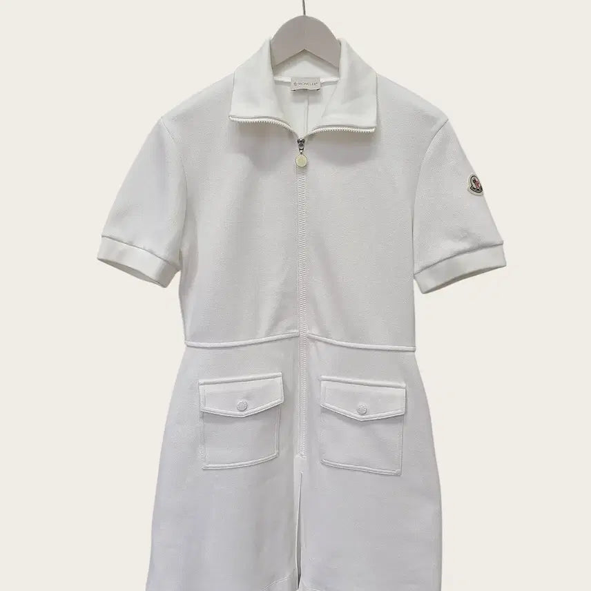 [BUNJANG] Moncler White Logo Polo Collar Mini Dress XS / [XS] 몽클레어 화이트 와펜 로고 폴로 카라 미니 원피스