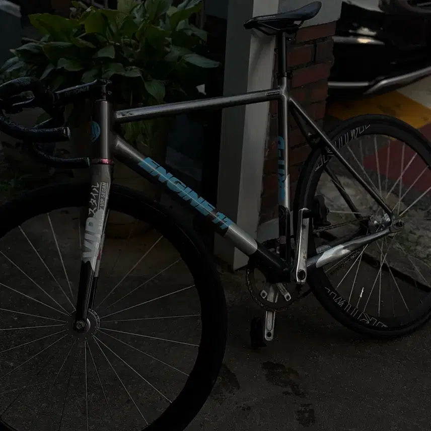 [BUNJANG] Unknown Basic 3-Wheelset, Velocidad Saddle Set, Spank Crankset, Look Cleat Pedals, Uno 130/17 Stem, Rider's Way Supercaz Grips / 건메탈 판\대