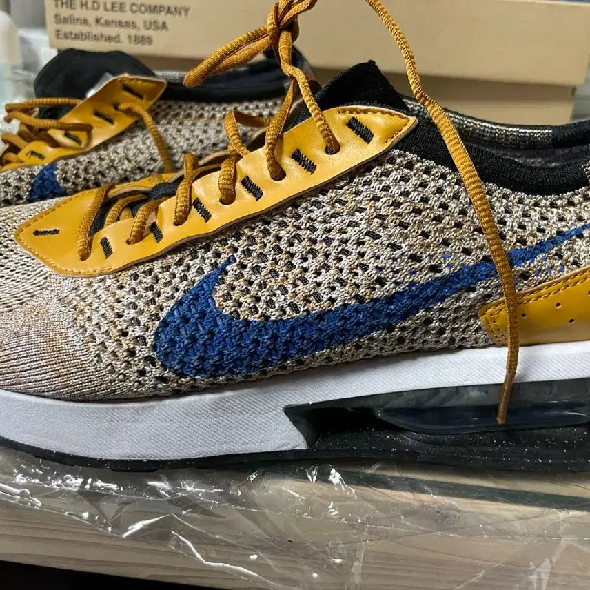 [BUNJANG] Nike Air Max Flyknit Racer Gold Blue 270 / 나이키 에어맥스 플라이이트 레이서 골드블루 270