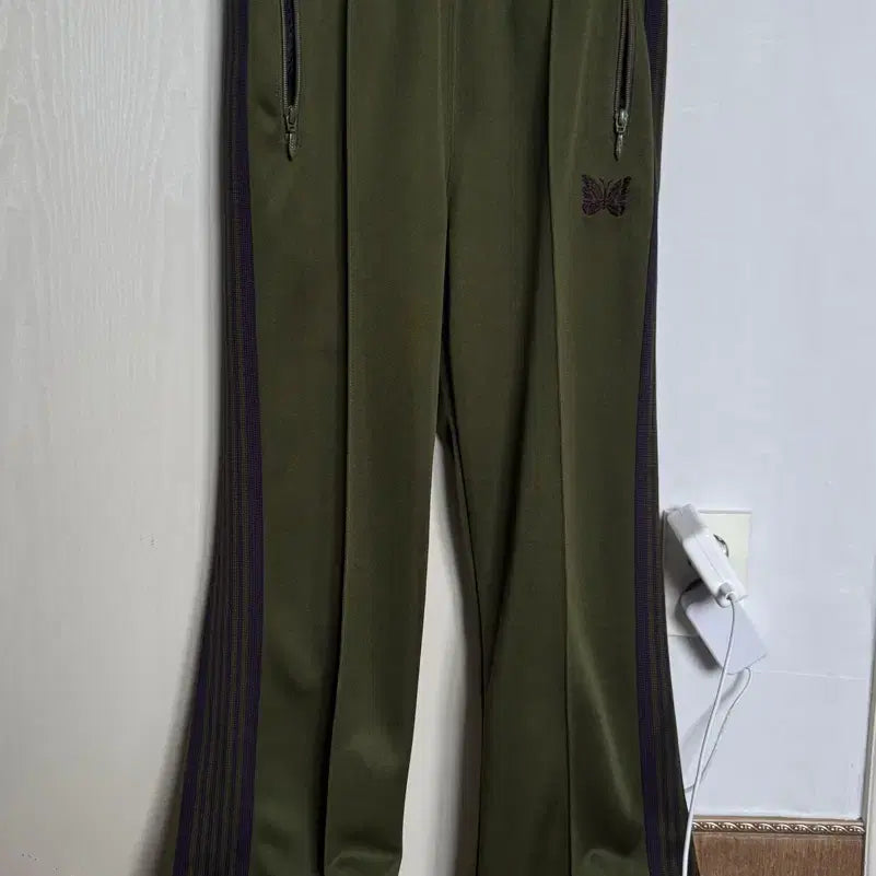 [BUNJANG] Needles Track Pants / 니들스 트랙 팬츠