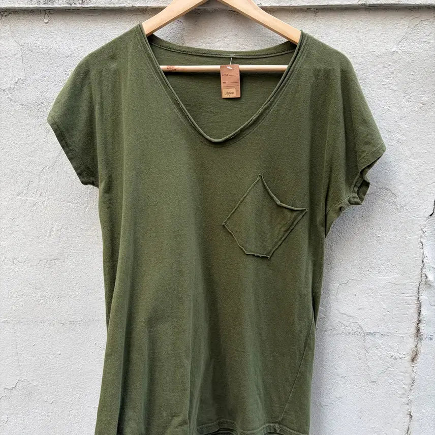 [BUNJANG] Khaki V-Neck Pocket Short-Sleeve T-Shirt / 카키 브이넥 포켓 반팔티