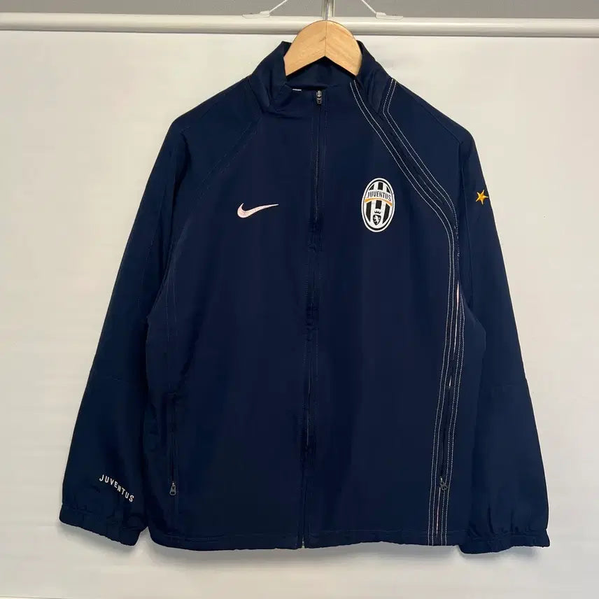 [BUNJANG] Nike Juventus 00s Training Windbreaker Navy S (95) / [정품/95] 나이키 유벤투스 00s 트레이닝 네이비 바람막이