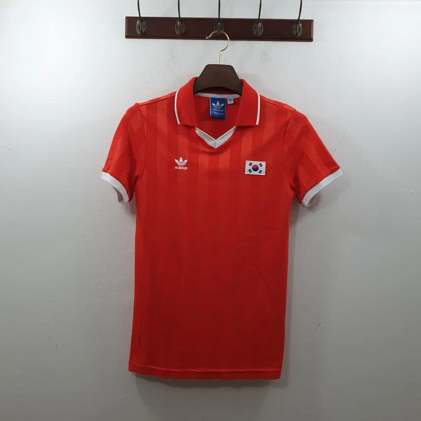 [BUNJANG] Adidas Men's Red Retro Taegeukgi Patch Short-Sleeve Polo Shirt Size S / 85 아디다스 남성 레드 레트로 태극기 패치 카라 반팔티셔츠