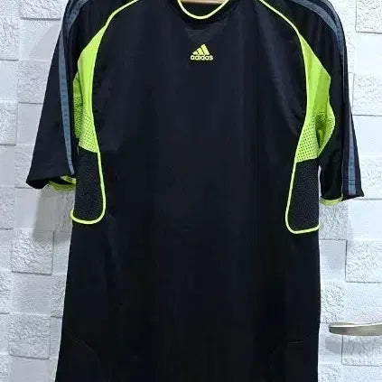 [BUNJANG] Adidas Functional Short Sleeve T-Shirt Black/Fluorescent L / (Y)아디다스 기능성 반팔 블랙/형광 L