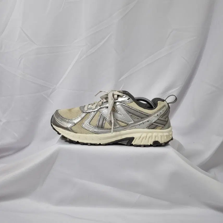 [BUNJANG] Vintage HASO New Balance 410 v5 Sneakers Silver / 빈티지하서 240 뉴발란스 410 v5 스니커즈 실버