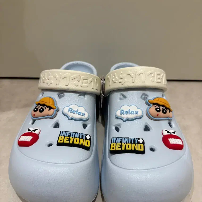 [BUNJANG] Crayon Shin-chan Character Light Blue Slippers (245mm) / [새상품] 짱구 캐릭터 라이트 블루 슬리퍼 245mm