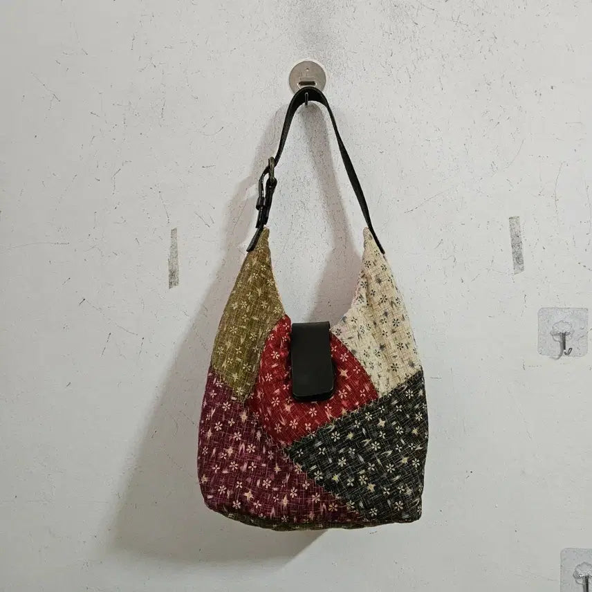 [BUNJANG] Quilted Patchwork Shoulder Bag / 퀼트패치워크 숄더백