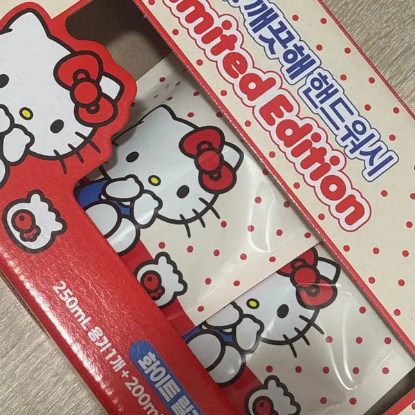 [BUNJANG] Kerasys Hello Kitty Limited Edition Hand Wash Refill (White Lily Scent) / 아이!깨끗해 핸드워시 헬로키티 리미티드 에디션 리필 2개