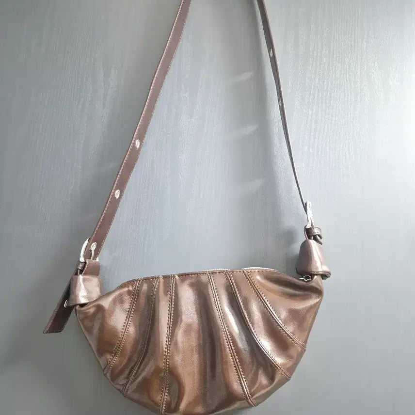 [BUNJANG] Croissant Bag Chocolate New / 크루와상백 초코 새상품