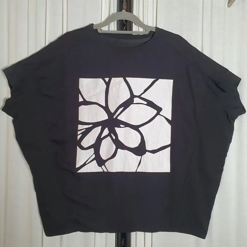 [BUNJANG] Black Pattern Batwing Sleeve Short Sleeve T-Shirt 2XL / 블랙 패턴 가오리핏 반팔티 2XL사이즈 2508781