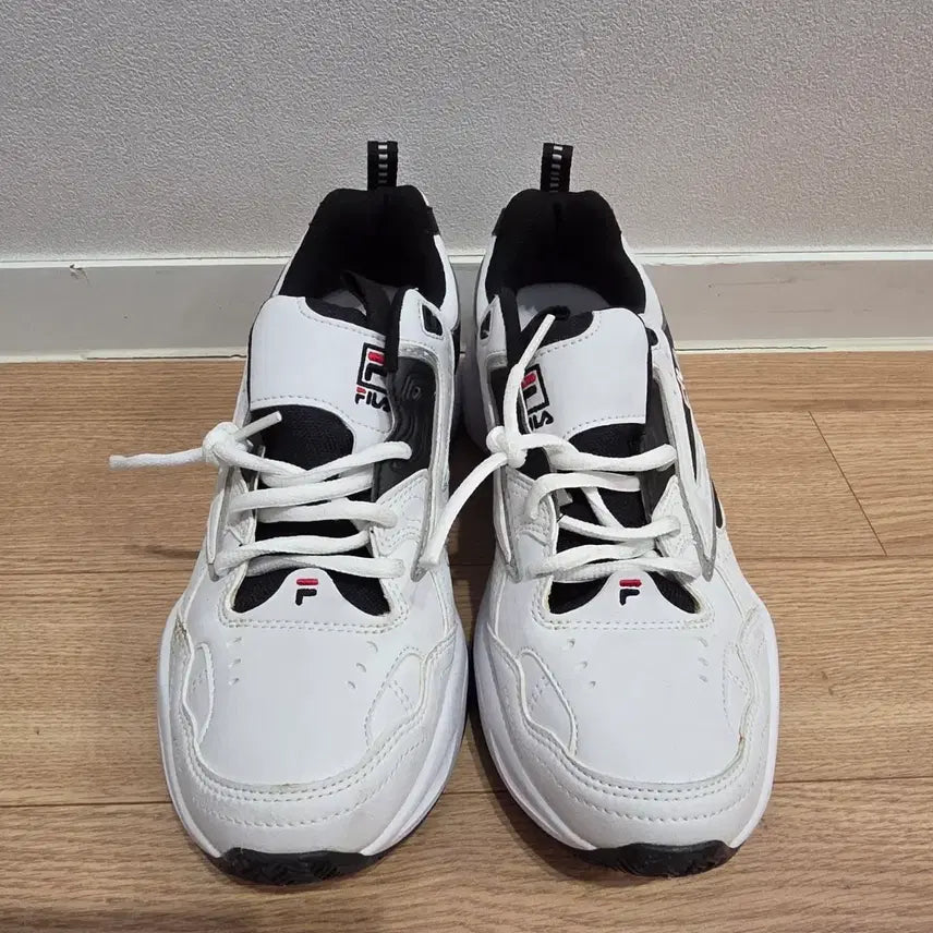 [BUNJANG] Fila Sneakers White Black 250 / 휠라 운동화 화이트 블랙 250