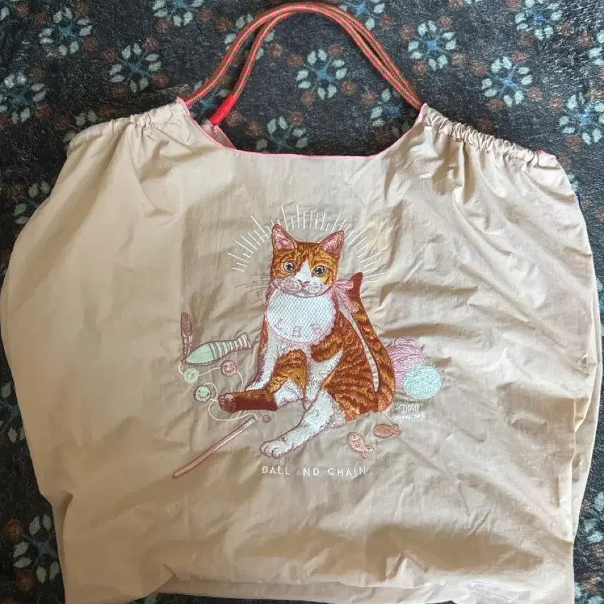 [BUNJANG] Ball & Chain Embroidered Cat Eco Bag Beige / 볼앤체인 고양이 자수 에코백 베이지