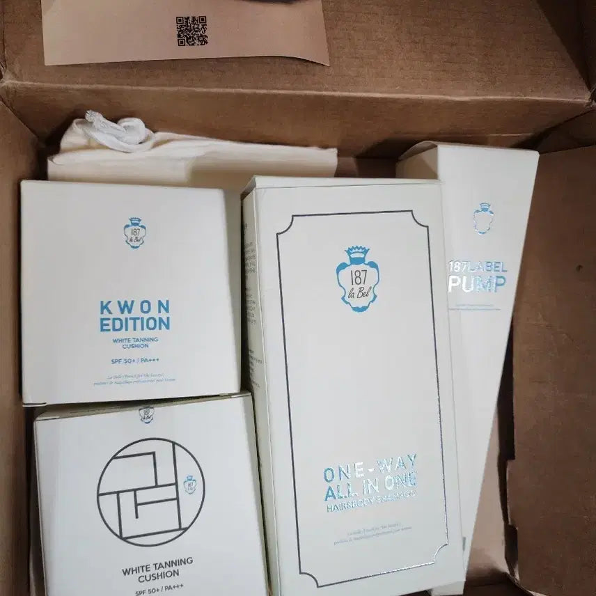 [BUNJANG] 187 Label Kwon Edition White Tanning Cushion SPF50+ PA+++ & Hair & Body Wash Set / 187라벨 권에디션 화이트 태닝 쿠션 SPF50+ PA+++ & 헤어&바디워시 세트187라벨 권에디션 아이돌 쿠션+올인원 헤어바디샴푸 화장품 자외선 차단 미백 주름개선