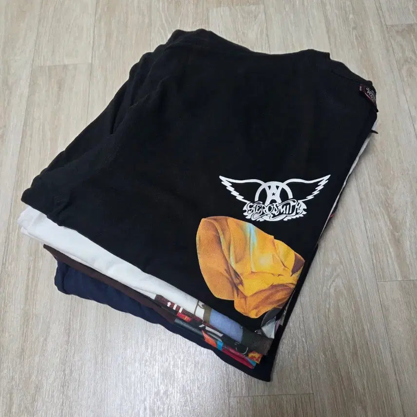 [BUNJANG] DUTEORO x Nike Graphic T-Shirts (Set of 7) / 프린팅 반팔 티셔츠 7장(듀테로 6, 나이키 1)