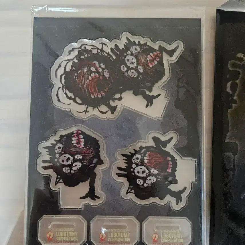 [BUNJANG] Lobotomy Corporation HamHamFangFang Acrylic Standee (Smiling Corpse Theme) / 웃시산 아크릴 (햄햄팡팡 로보토미 하층 테마)