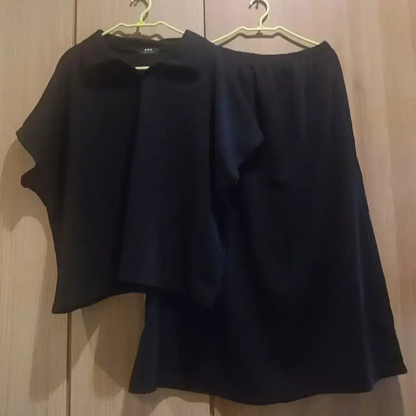 [BUNJANG] ARA Skirt Set - Black (Size 77-88) / (새상품)예쁜 ARA 상하의 치마세트(블랙/77~88)