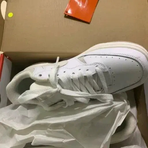 [BUNJANG] Nike Air Force 1 '07 White Sneakers / 나이키 포스 화이트 230