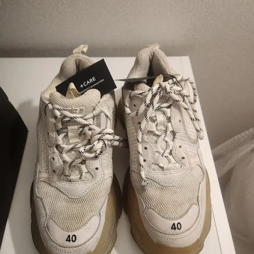 [BUNJANG] Balenciaga Triple S Sneakers White Size 40 / 발렌시아가 트리플 S 스니커즈 화이트 40