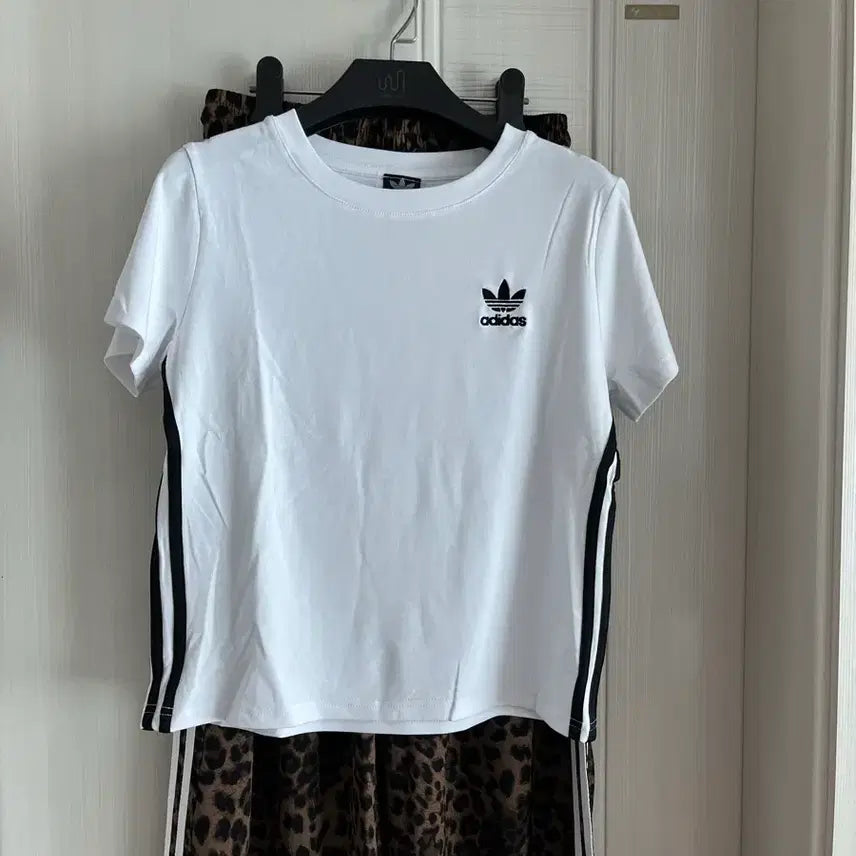 [BUNJANG] Adidas Women's Performance Short Sleeve T-Shirt / 아디 기능성 여성 반팔