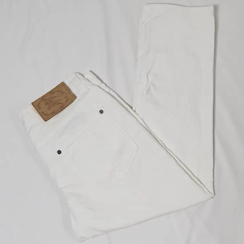 [BUNJANG] Burberry Genuine Leather Patch White Jeans Denim Pants Size 32 / 버버리 정품 가죽패치 화이트진 청바지 데님팬츠 런던 32