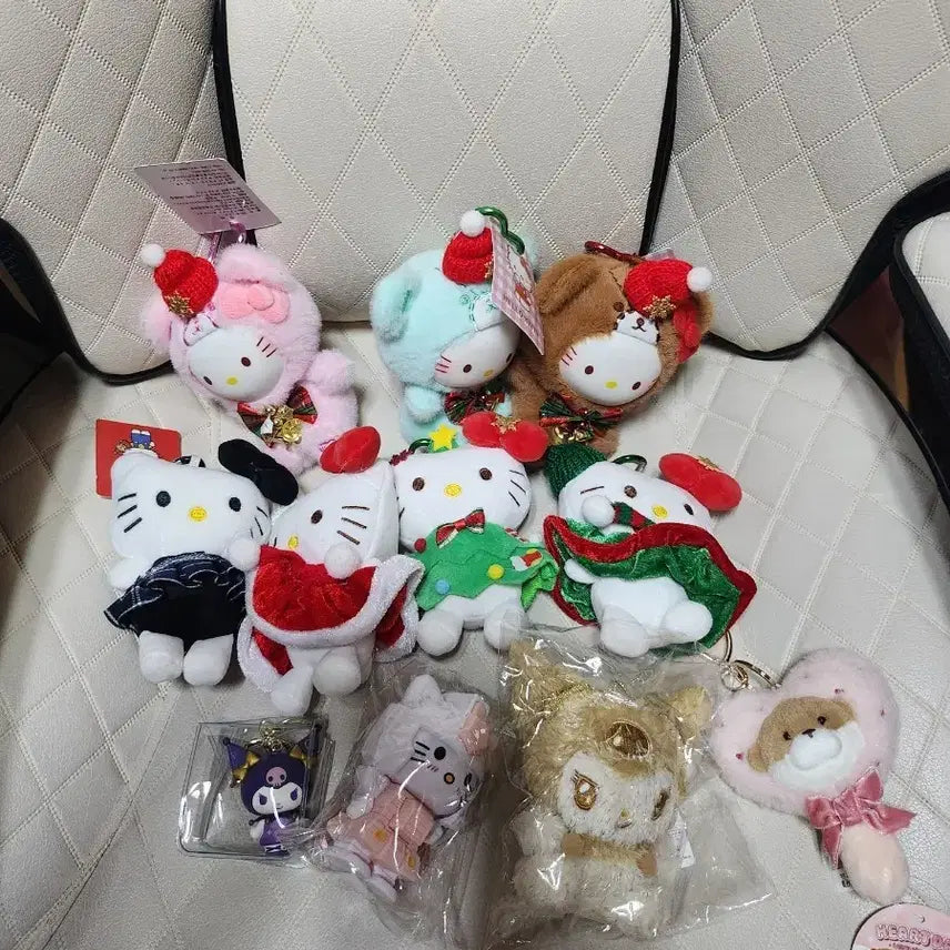 [BUNJANG] Sanrio Christmas Keychain & Plush Bundle Set (Hello Kitty) / 산리오 크리스마스 키링 헬로키티 인형 일괄