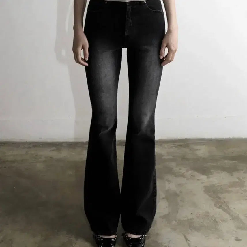 [BUNJANG] MAGOREN SEOUL Metal Triclips Slim Fit Bootcut Denim Pants Black / 매고렌서울 메탈 트라이클립스 슬림핏 부츠컷 데님 팬츠 블랙
