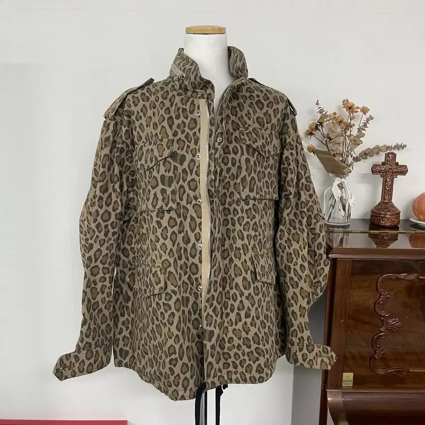 [BUNJANG] VIS A VIS Leopard Print Jumper / [VIS AVIS] 레오파드 점퍼