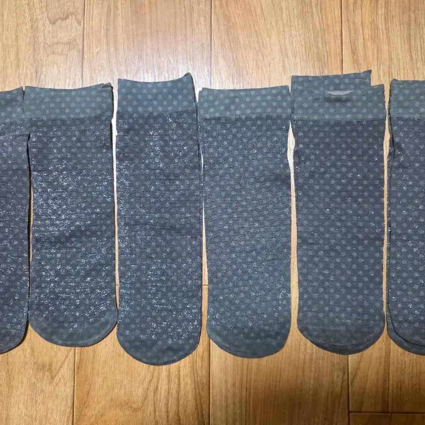 [BUNJANG] Ankle Socks (6-Pair Pack) with Subtle Dot Pattern / 발목 스타킹