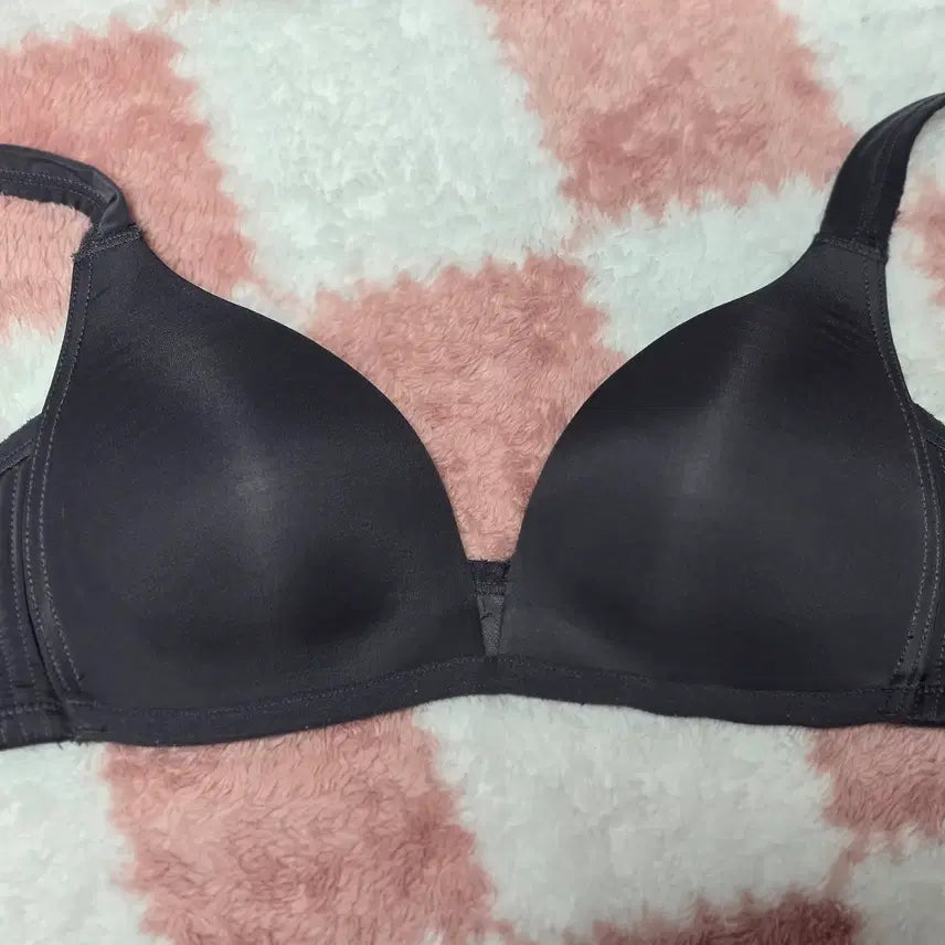 [BUNJANG] Playtex Simple Black Non-Wire Bra / Playtex 심플 블랙 노와이어 브라 - 중고a