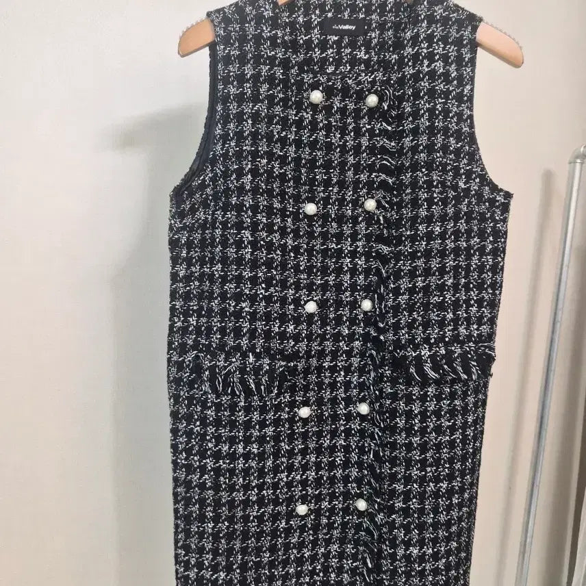 [BUNJANG] Tweed Dress Vest with Pearl Buttons / 트위드 원피스 베스트 진주 버튼