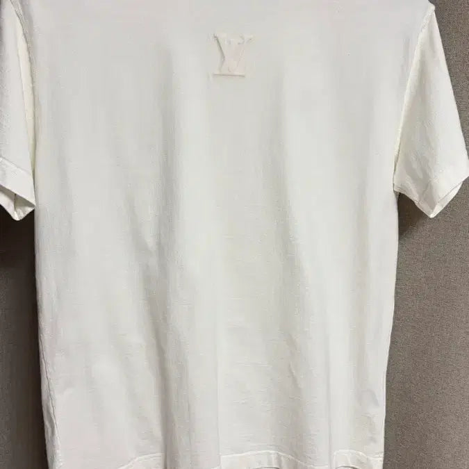 [BUNJANG] Louis Vuitton Embossed LV T-Shirt XS / 루이비통  엠보스드 LV 티셔츠 XS