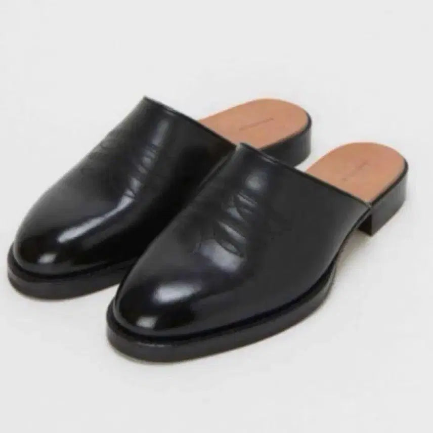 [BUNJANG] Hender Scheme Mule Cheak Black Leather / 헨더스킴(엔더스키마) 뮬 cheak