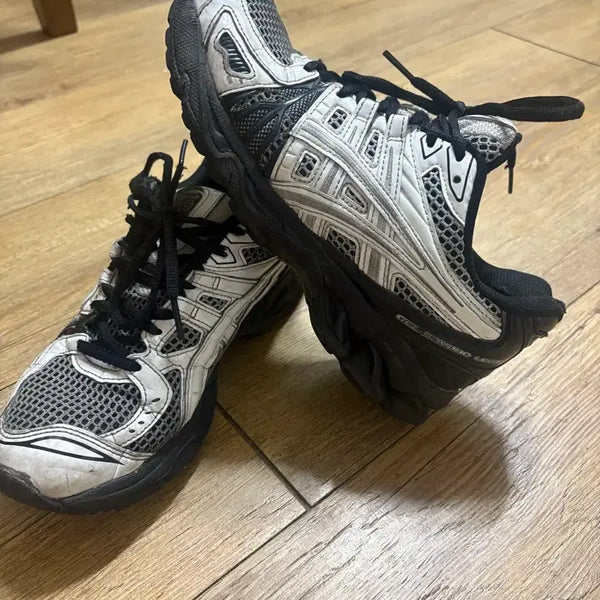 [BUNJANG] ASICS Gel-Kayano Legacy Sneakers White Black / 아식스 젤 카야노 운동화 화이트 블랙