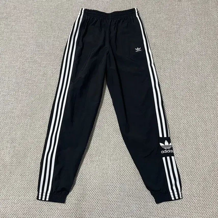 [BUNJANG] Adidas Women's Woven Training Pants S / S 아디다스 우븐 여성 트레이닝복 바지 하의 B.6520