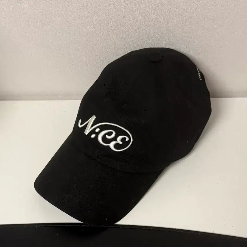 [BUNJANG] Neice Black Baseball Cap / 느아이스 모자