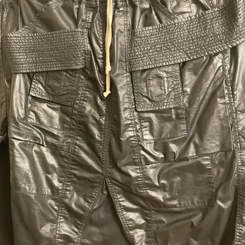 [BUNJANG] Rick Owens DRKSHDW Creatch Cargo Wax Coated Pants (Taekwondo Pants) / 릭오웬스 다크쉐도우 크리치 카고 왁스 코팅 팬츠 (Creatch Cargo Pants) 태권도 왁스 코팅 쇼츠 반바지