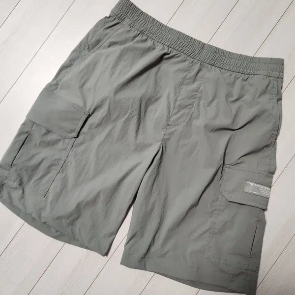 [BUNJANG] Plank Stone Clyde & Co. Unisex Cargo Nylon Shorts (Light Khaki, Size 70) / 새상품급) 플랭크 스톤 클라이드앤 남여공용 5부 밴딩 카고 나일론 라이트카키색 반바지 사이즈70몇번 안입어서 사용감은 없는데허리끈이 없어요여러 중고사이트에도 같이 판매하고